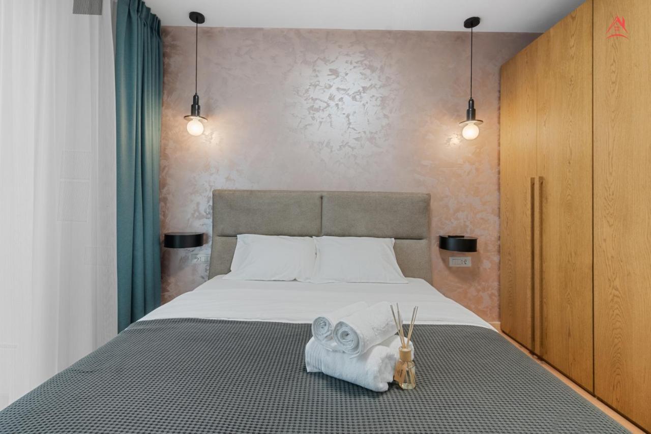 Apartament Opera Residence - Cismigiu, Eroilor, Free Private Parking Bukareszt Zewnętrze zdjęcie